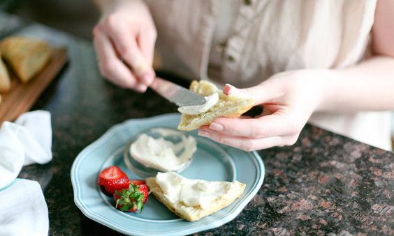 mindbodygreen's tweet image. I Used To Be Addicted To Cheese. Here's How I Gave Up Dairy by @BacktoComplete ow.ly/ctVq301dEub