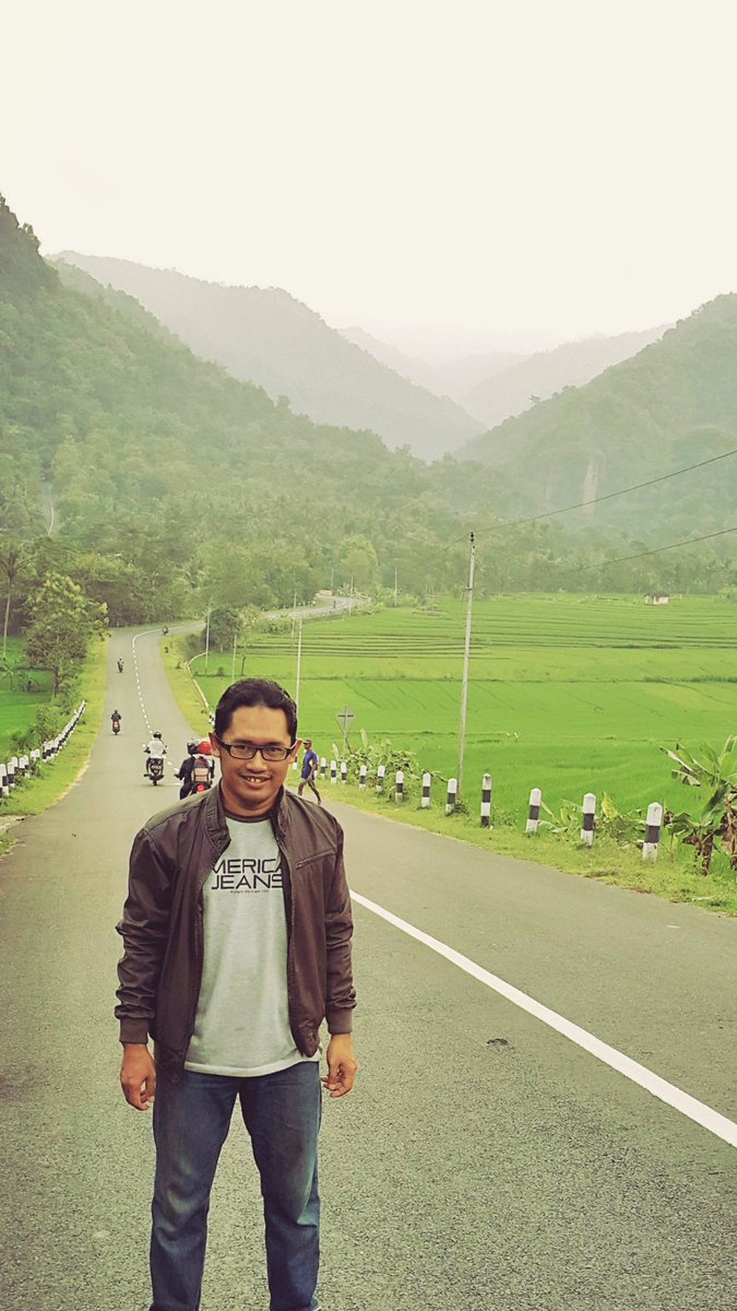 yudawputra's tweet photo. Welcome to the Hell Route. Kenteng Nanggulan Kulon Progo https://t.co/SzutMud1Cp