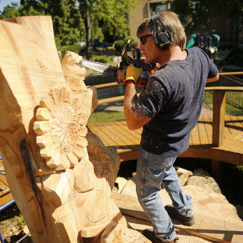 #Chainsaw artist transforms dying 200-year-old beech tree into #sculpturehttp://bit.ly/1Yp4IWQ
