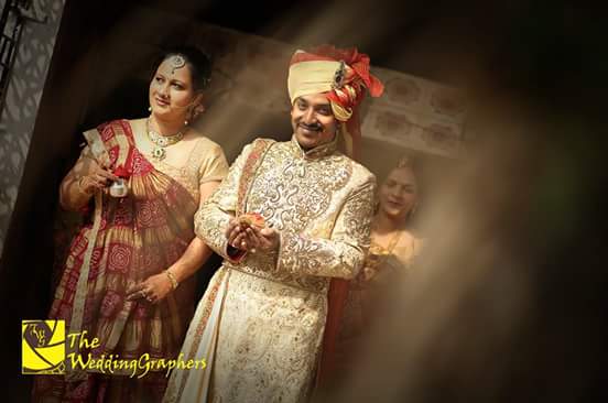 TheWeddingGraph's tweet image. Two families come together 
As RE Kunal Gada and Chandan Satra Gada’s take their first step towards each other