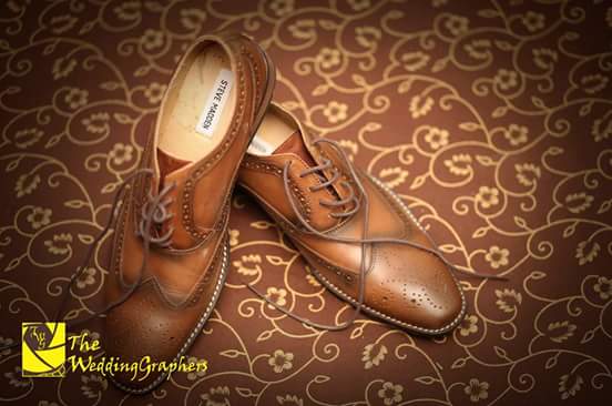 TheWeddingGraph's tweet image. A Statement piece deserves a statement shot!   
We love Kunal’s Royal choice! #Indianweddings #weddingphotography