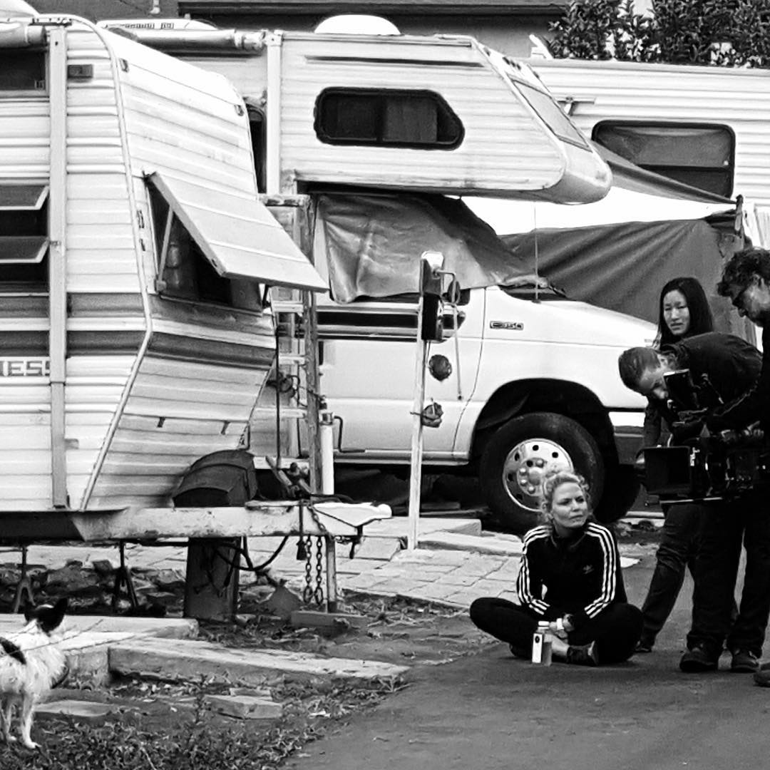 JMODailyNews's tweet image. "Day 9. Directing the dog. Eye to eye. #SUNDOGS" ♥ #jennifermorrison #JMOdirector #indiefilm #proudUglyDucklings