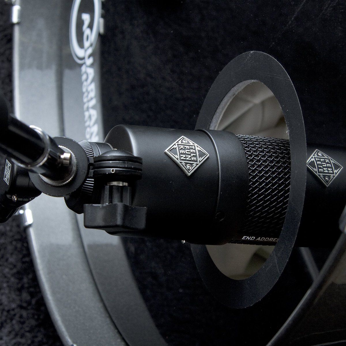 TELEFUNKEN_Mics's tweet photo. The M82 dynamic kick microphone #teletuesday #M82 #kickmic #bassmic #dynamicmic https://t.co/sOm19shdHa https://t.co/G9ppk1Q0r2