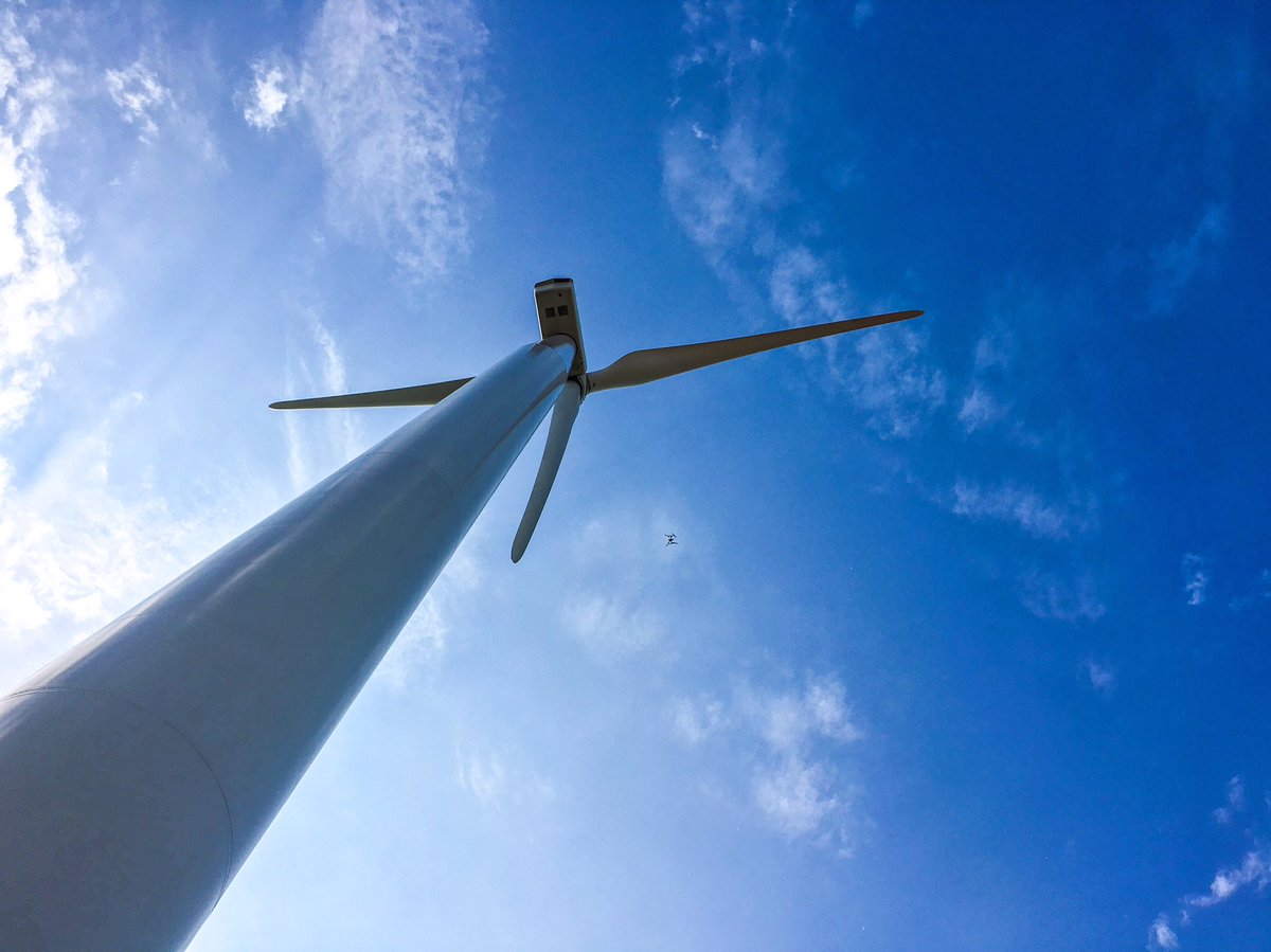 AeriusFlight's tweet photo. Back at the wind farm #turbine #drones #windfarms https://t.co/AExLOLU9Db