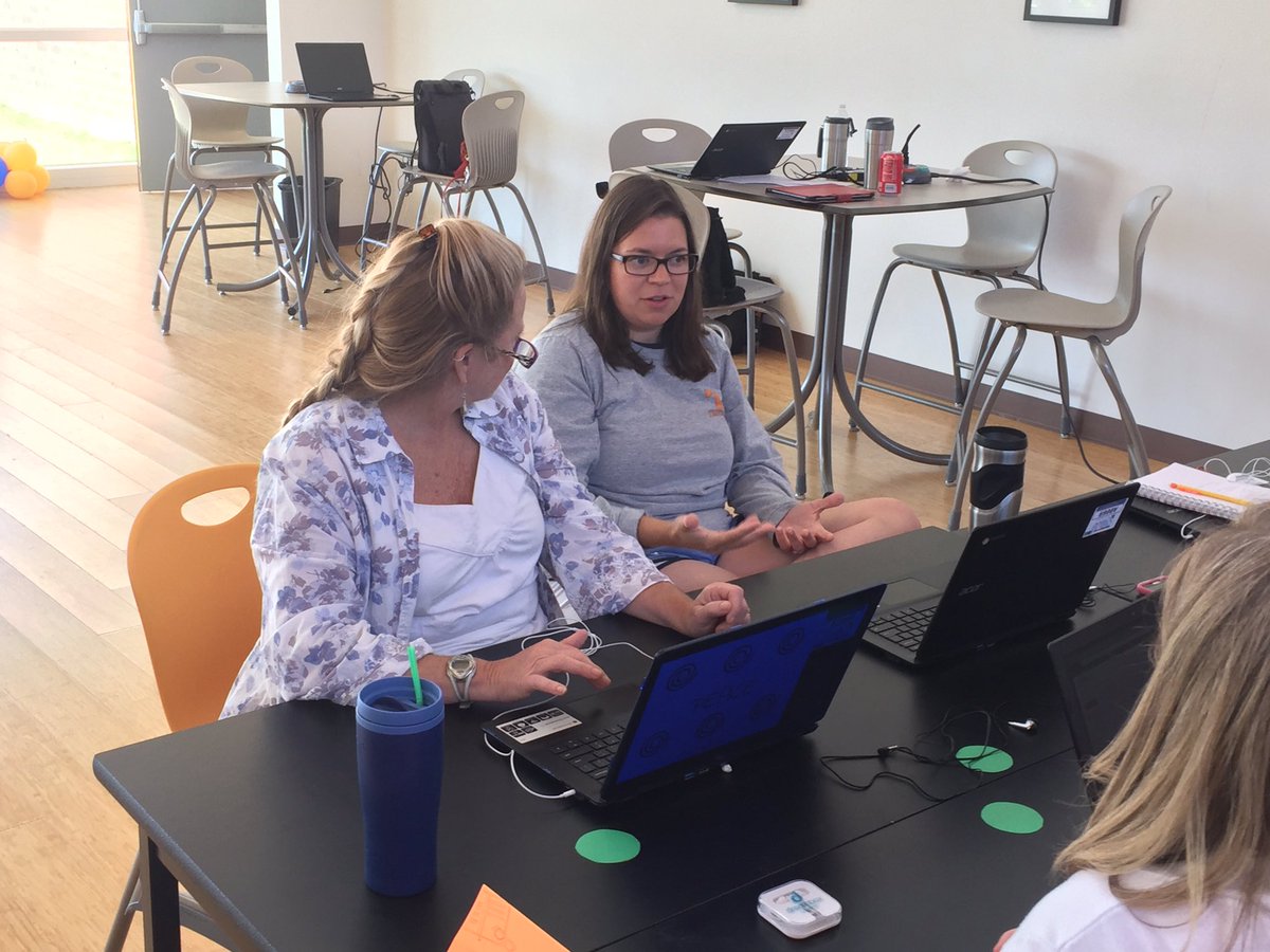 maximizeunderst's tweet photo. Teachers are planning for technology integration and blended learning in @CHCCS https://t.co/CI7pDR8dho