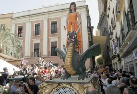 Justo dentro de un año estaremos en la calle disfrutando de nuestra #Tarasca <a href="/granadaturismo/">Granada Turismo</a>