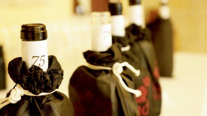 DeiFerrari's tweet photo. Radici 2016 e i migliori #vini del Sud: ecco i vincitori!  https://t.co/PWRXjLdy6L https://t.co/fV9Ke8HhCH
