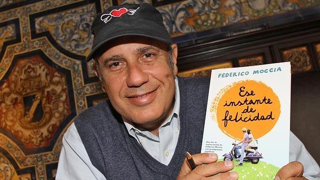 frasesyp's tweet photo. #FrasesLibro #EseInstanteDeFelicidad2013 "Ese instante de felicidad" (2013) Frases: https://t.co/1T0N8hpIFQ https://t.co/XsTfcQ1NWa