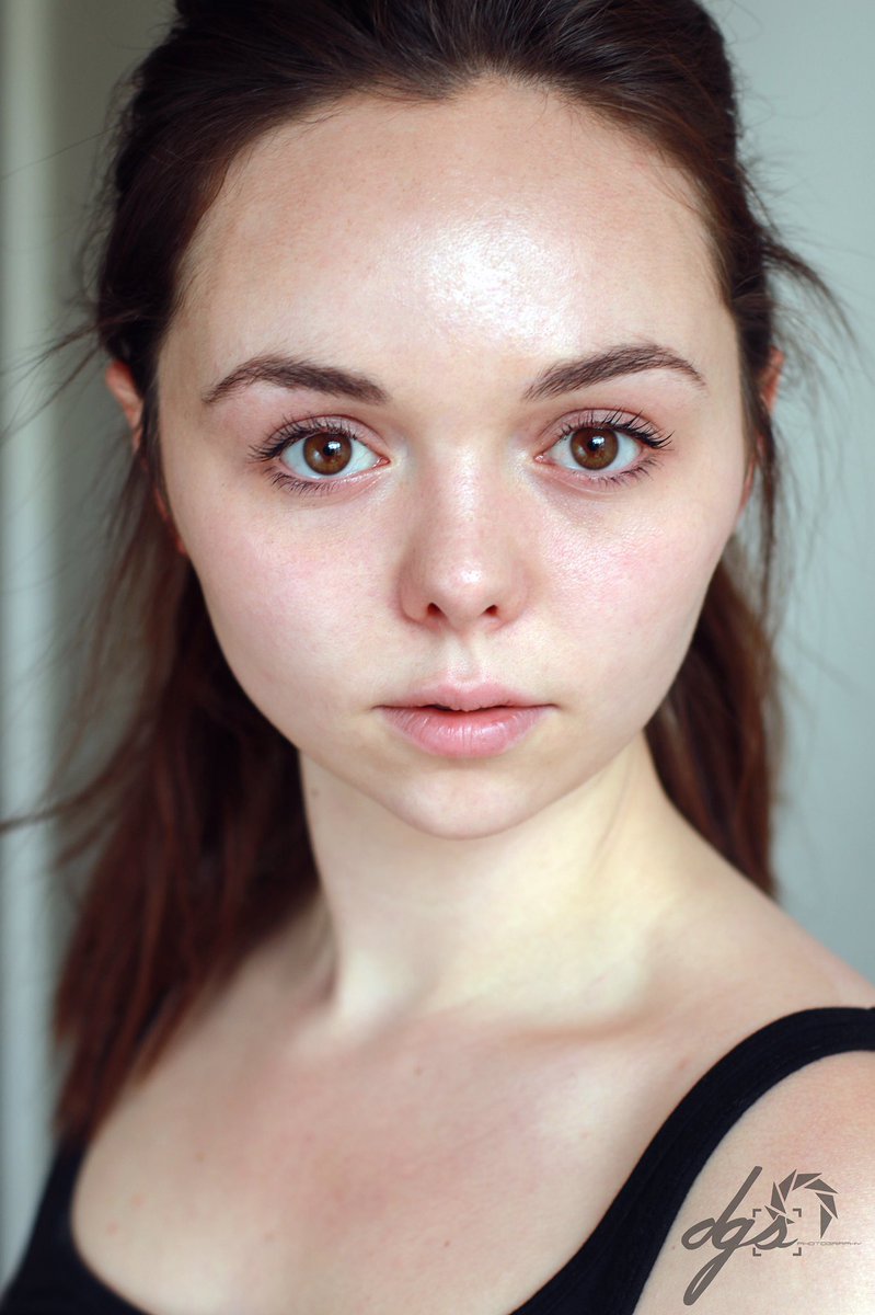 Headshot Session📸
Aisling - LAMDA
Some promo slots still available! 
info@dgsphotography.co.uk
#actor #headshots