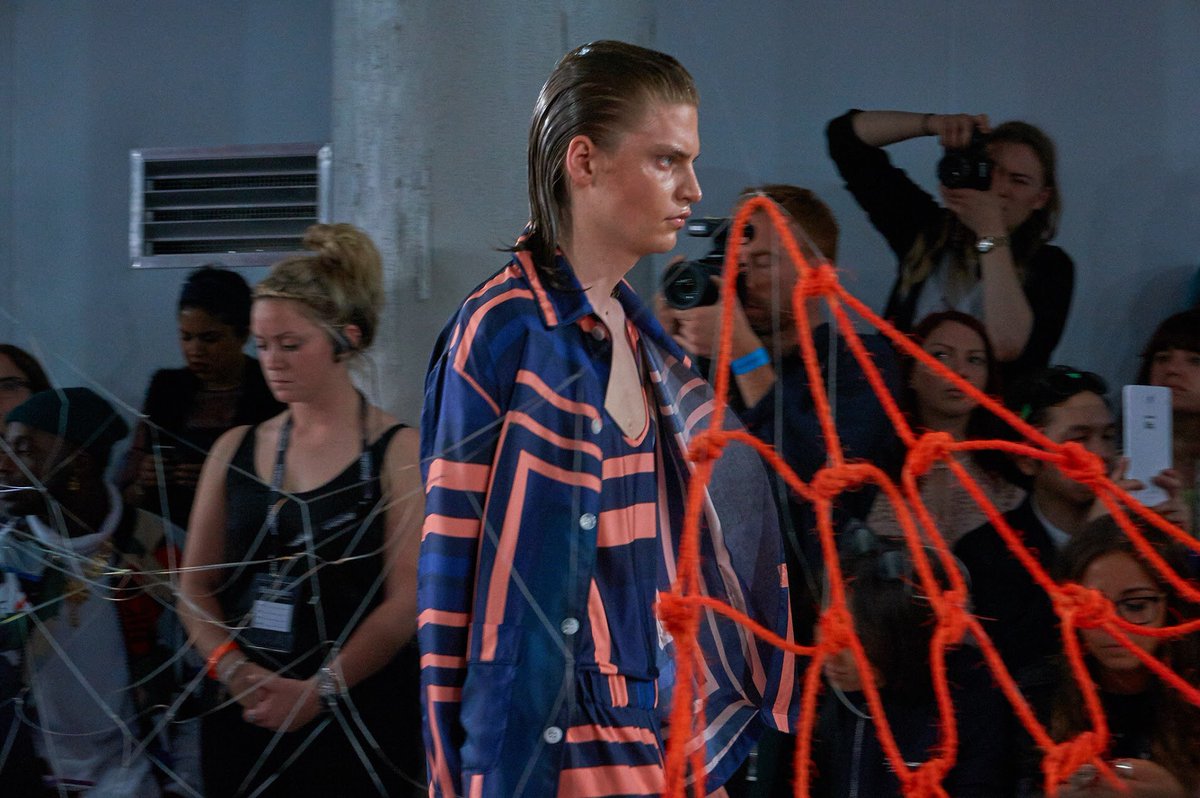 STREETS_MAG's tweet photo. Katie Eary at London Collections Men, Photography Ailton Pereira https://t.co/jtzzUlzc10