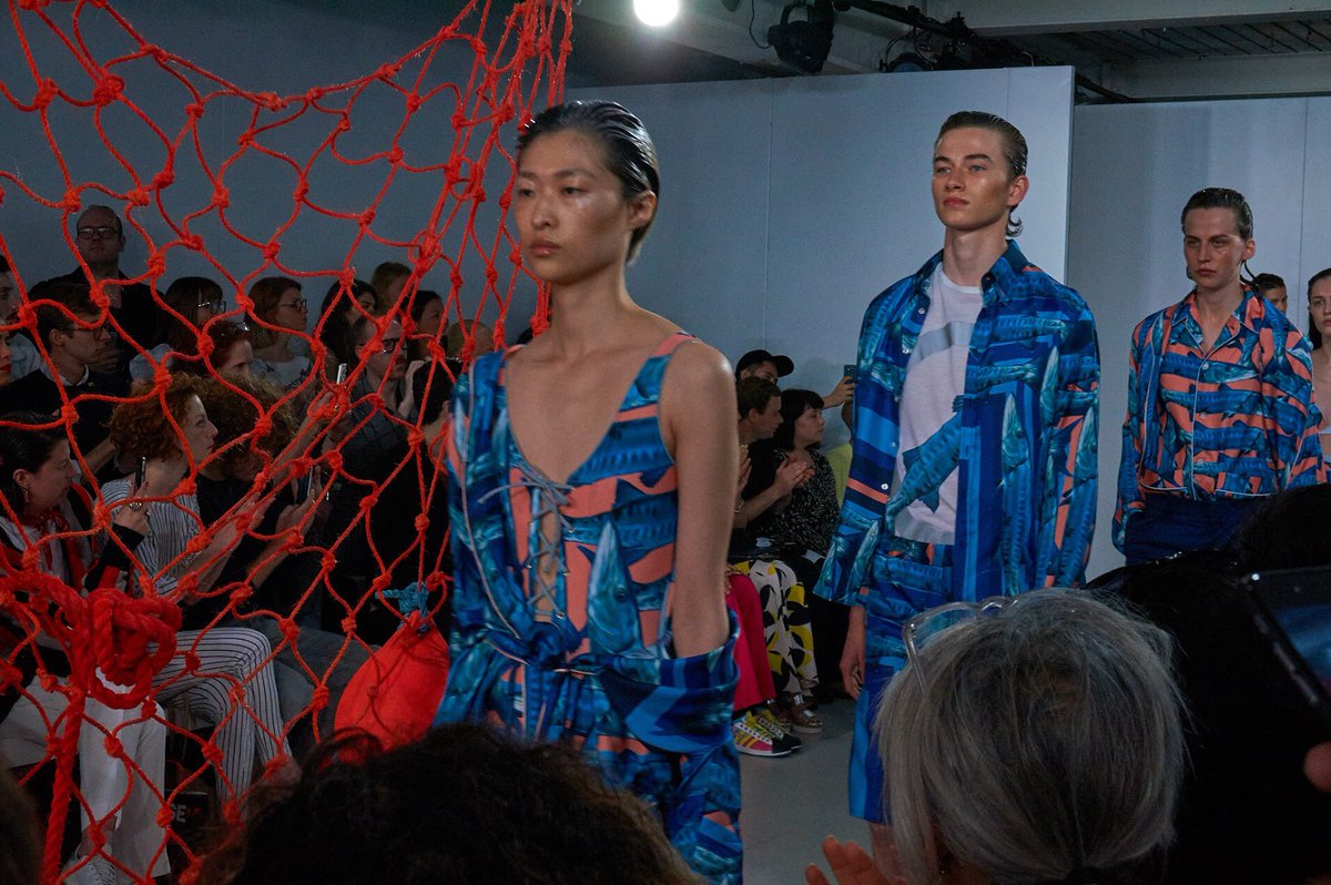 STREETS_MAG's tweet photo. Katie Eary at London Collections Men, Photography Ailton Pereira https://t.co/jtzzUlzc10