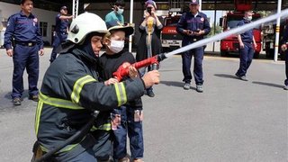 . <a href="/mkulunk/">Metin KÜLÜNK</a> Ülkemizde itfaiyeciliğin meslek statüsünde olmadığını çocuklara söyleyemeyiz!!
#İtfaiyecilikMeslekOlmalı