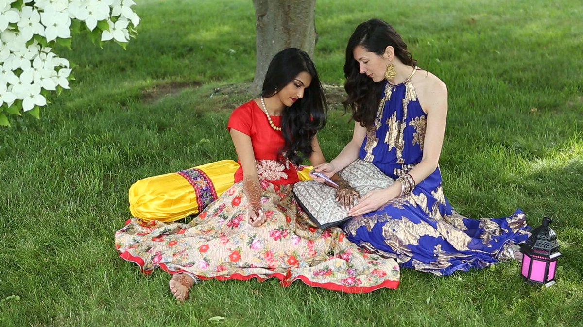 roblesvideo's tweet photo. #mehndi #henna #indianwedding #weddingfilm #roblesvideo #weddingvideo #rhodeislandweddi g https://t.co/gpI78Lbf7D