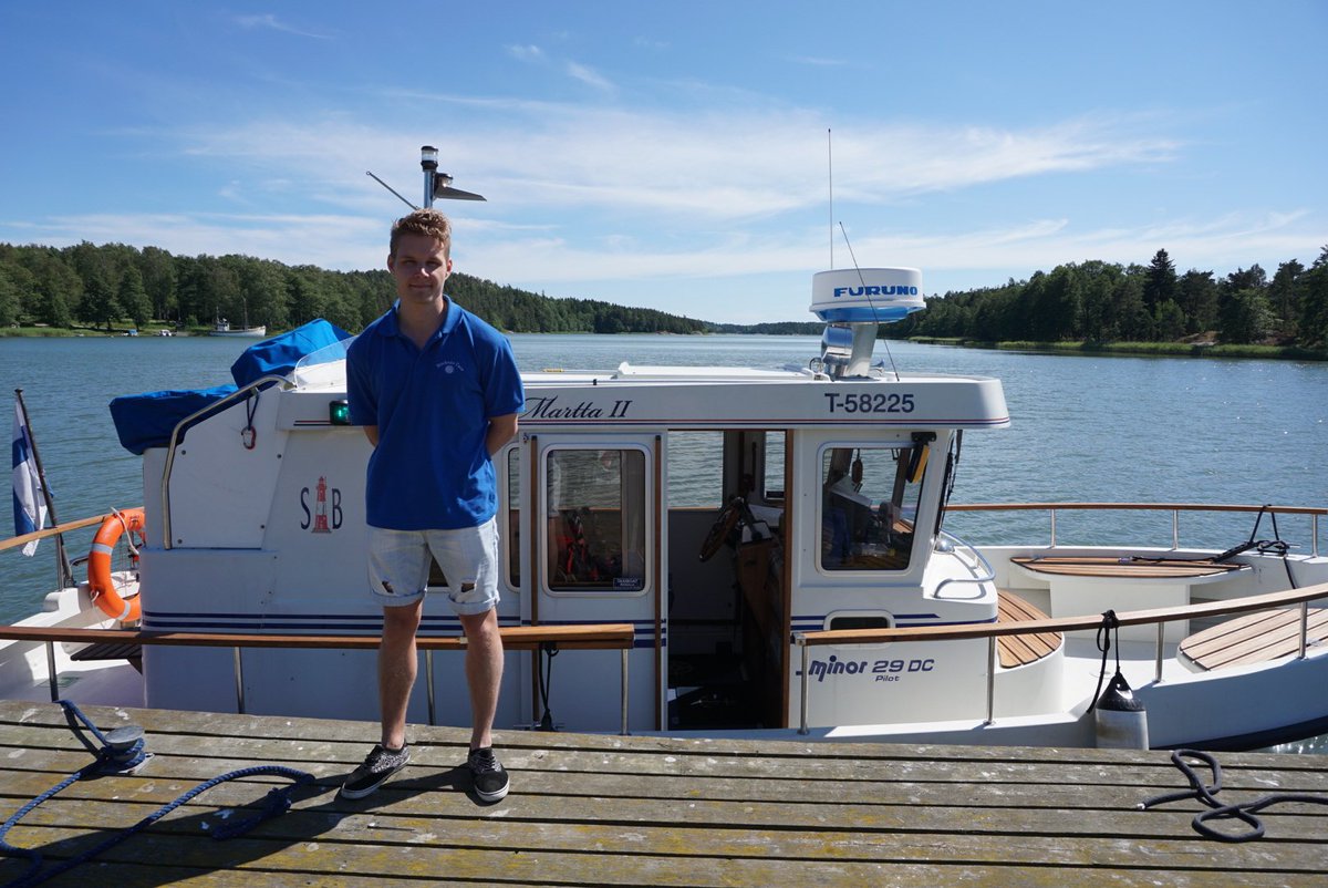 leylakazim's tweet photo. Spent two days on this little boat, with all our luggage, island hopping. Thanks skipper Toni ⚓🇫🇮 #VisitKimitoon https://t.co/pfYCJJ89Ro