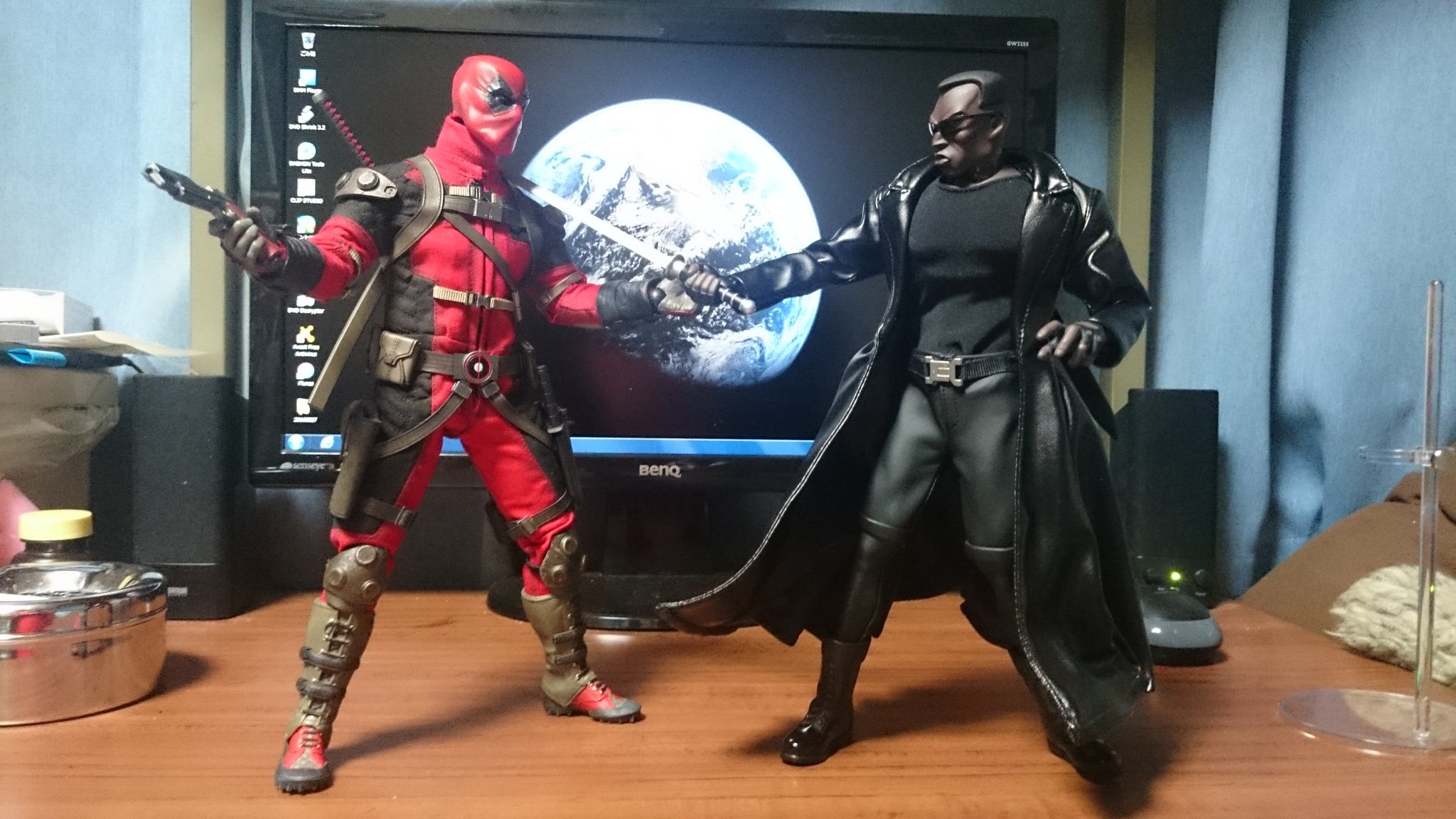 いっとぅん Rahブレイド届きました コミック版ですが 中々かっこいい デップーを皮切りに 1 6スケールフィギュアに目覚めてしまいました デッドプールとは シクラーを巡る争いが起きそうです マーベル ブレイド フィギュア デッドプール T