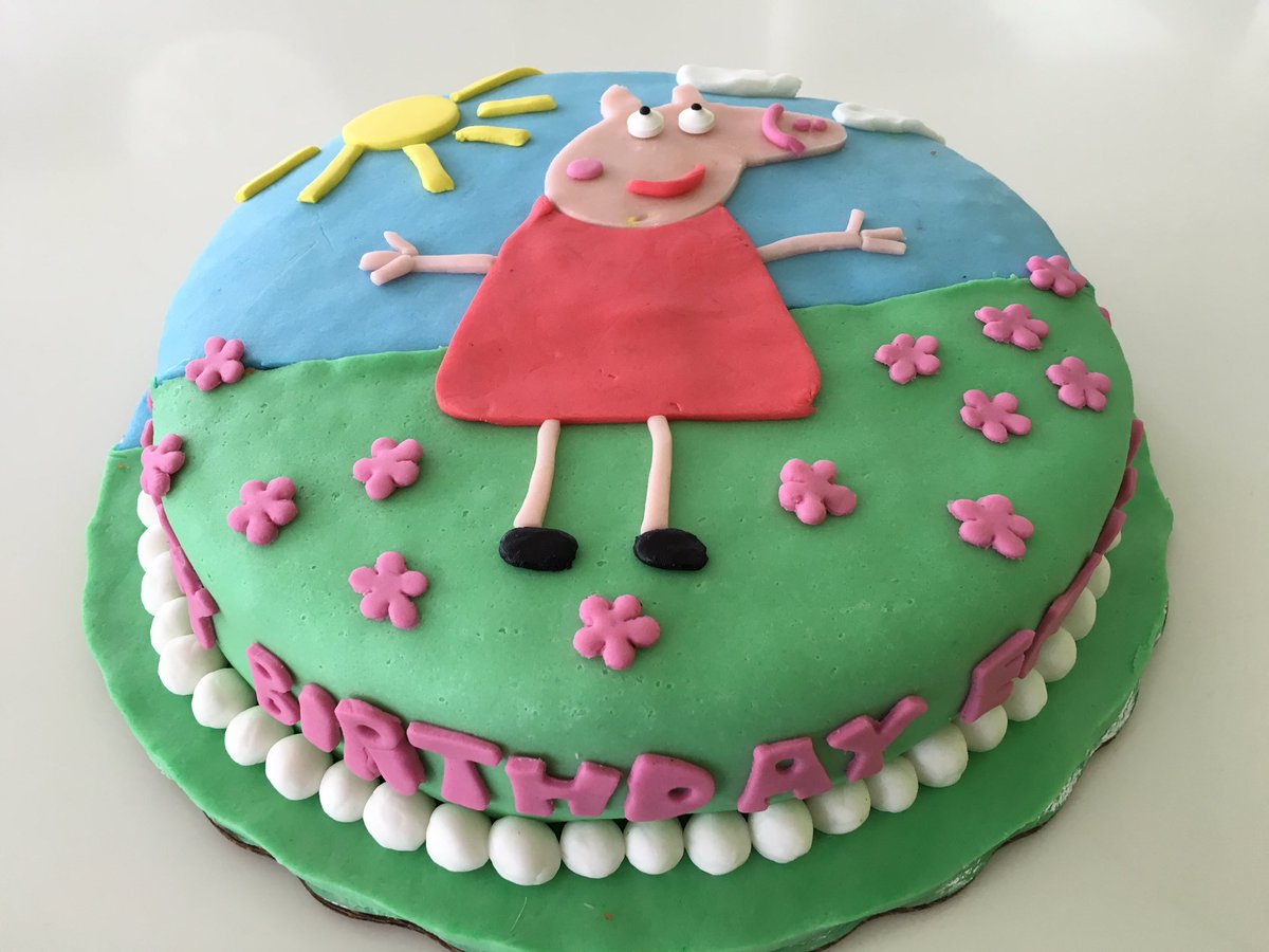 triple Nueva Zelanda Automatización brulee on Twitter: "Pastel de Peppa pig decorado con fondant para celebrar  los 3 años de #emilia #felicidades https://t.co/tcqDBagVGc" / Twitter
