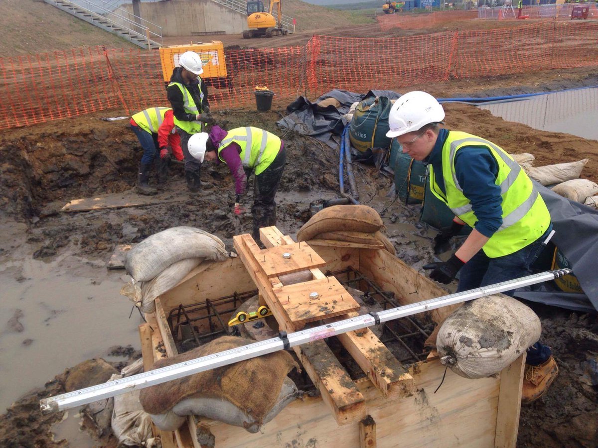 QueensgateTeam's tweet photo. Leveling the second pier! https://t.co/LmfX1xB9JH