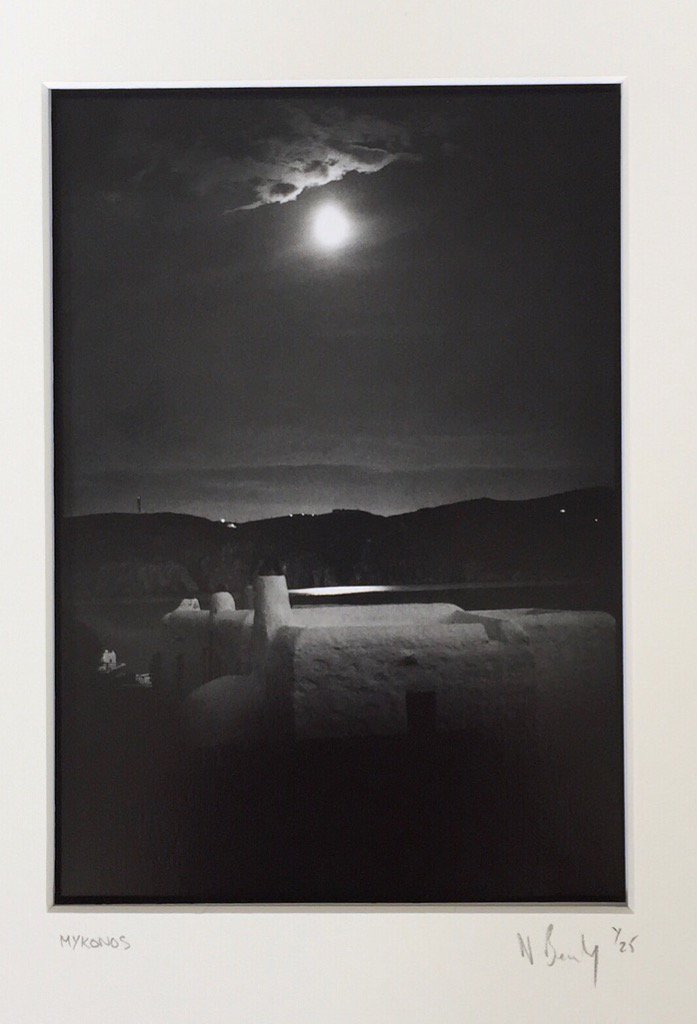 NicolaBensley's tweet image. #mykonos #moonpool #onfilm #firstedition #handprint