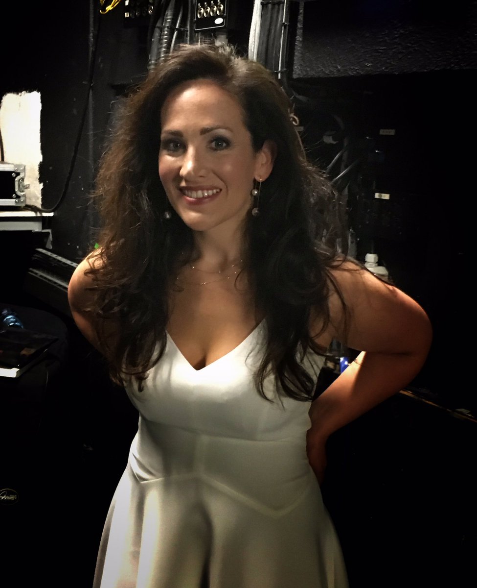 .<a href="/FionaMSoprano/">Fiona Murphy</a> about to go on stage, and looking fab we might add!