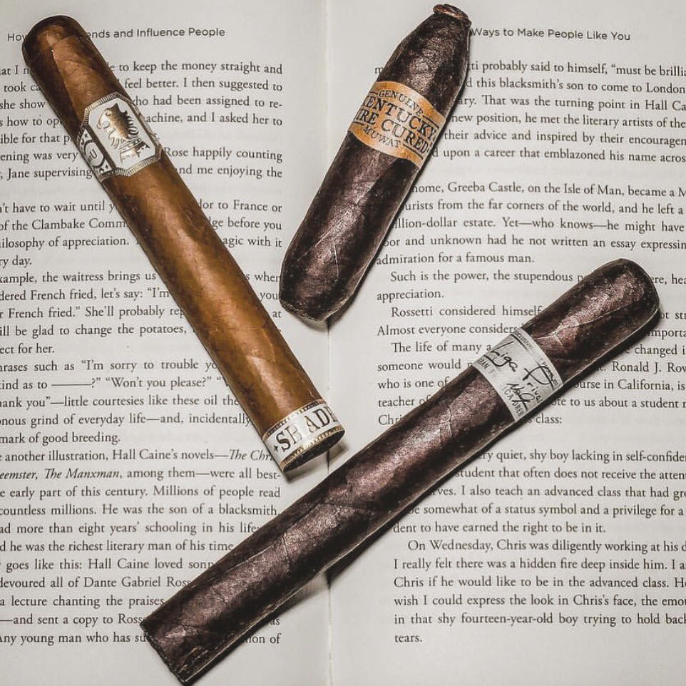 drewestatecigar's tweet photo. What's your pick? #UndercrownShade, #KentuckyFireCured or #LigaPrivada? 📸: @pelusopix https://t.co/Jld8cjbq1r