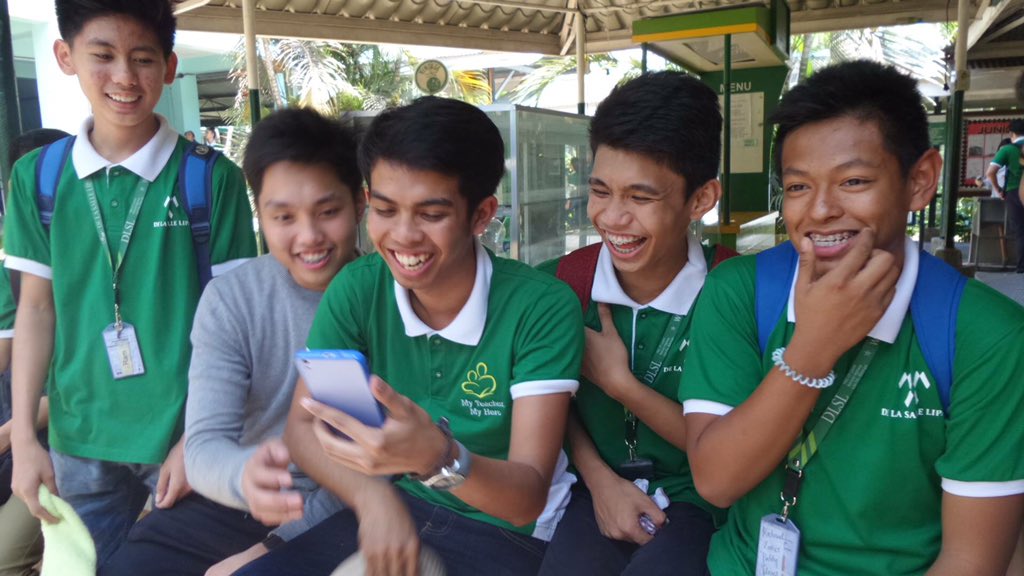 LS108_'s tweet photo. Yung nakita niyo yung pinagpalit niya sayo https://t.co/s6FvtiXwZt
