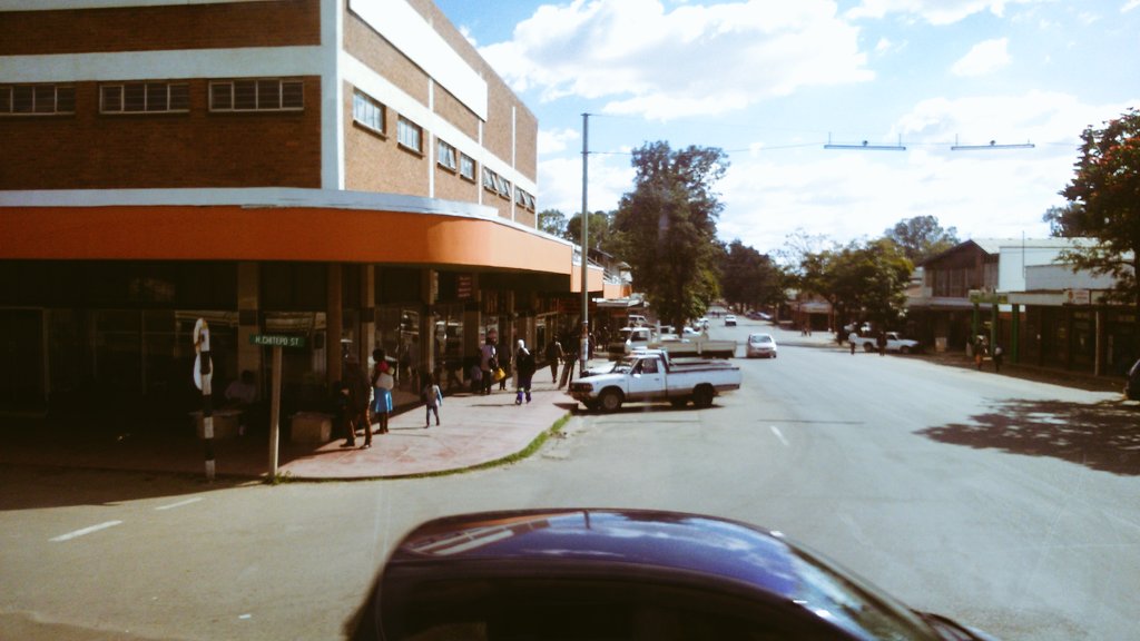 enthusemag's tweet photo. Hellooo #Bulawayo!! #MamaWeMadeIt Thank you #ExtraCity! 😊 #EnthuseInBYO #EnthuseAt1 #Zimbabwe #VisitZimbabwe https://t.co/7q2oWRyCJA