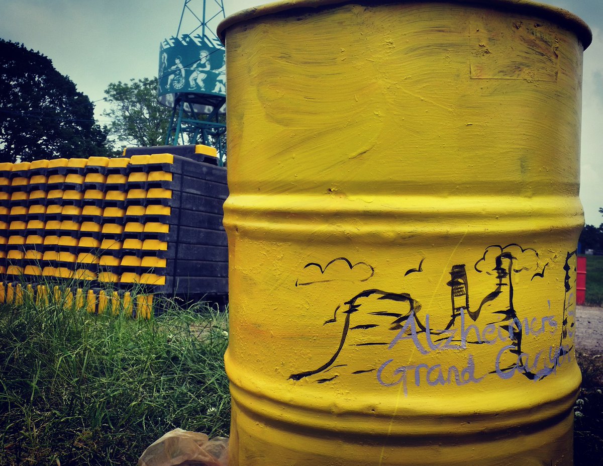 DanTasticGlasto's tweet photo. Charity Bins! William's Green

Alzheimer Society's Grand Canyon Trek 2016 - Rosie, Tom &amp; Megan

#Glastonbury #glasto https://t.co/4AwNkCFoOg