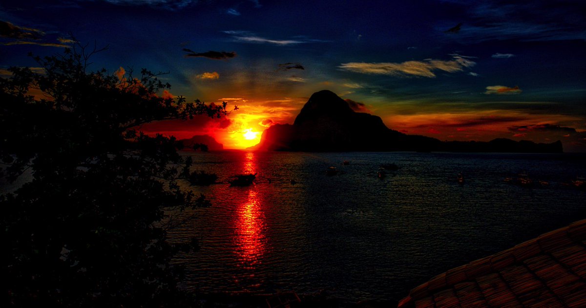thenestelnido's tweet photo. Sunset from last night #elnido #palawan #philippines #thenestelnido #resort #sunset https://t.co/L4VabsnkwU