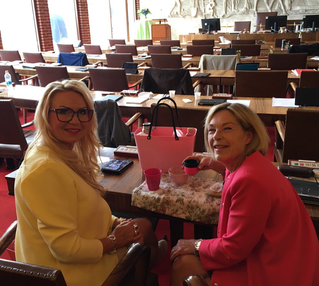 HPMarianne's tweet photo. Kristdemokraterna i #hstd har egen fika m t #kfhstd #hstdpol https://t.co/bGwJJXeeIq