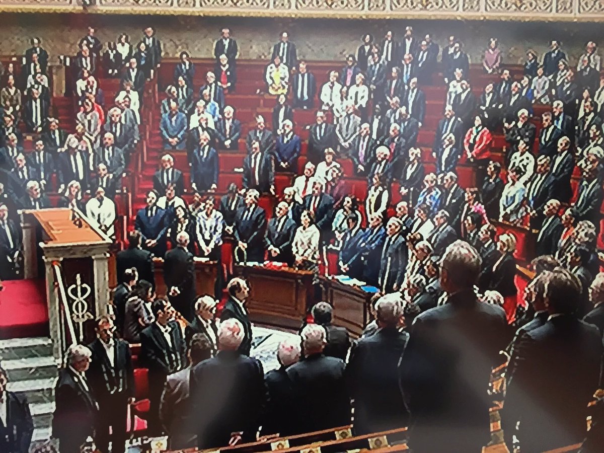 Mackmarietony's tweet photo. Une minute de silence observer pour le match de merde de @Ibra_official hier contre #IRL pendant #IRLSUE https://t.co/7wcHwUqVBt