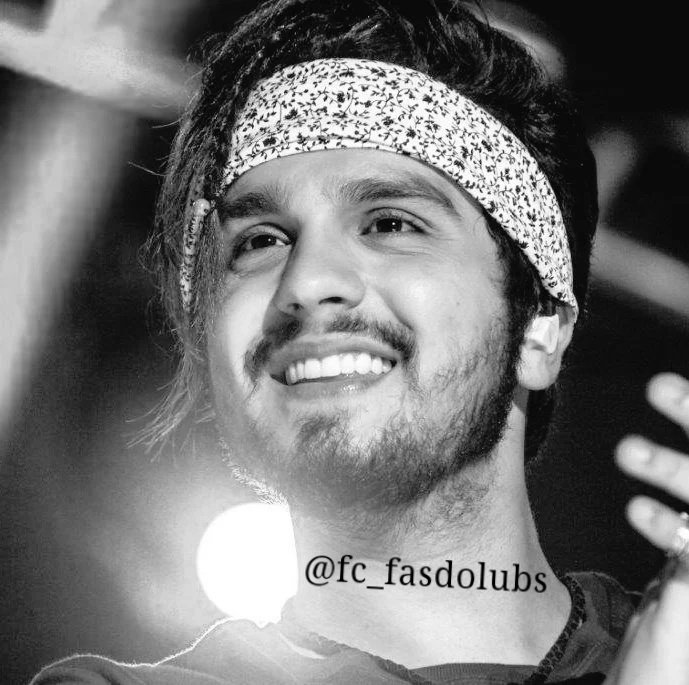 FC_FASDOLUBS's tweet photo. Com o sorriso e o rostinho lindo de sempre.❤😻😌 https://t.co/WYmnXTYQ9o