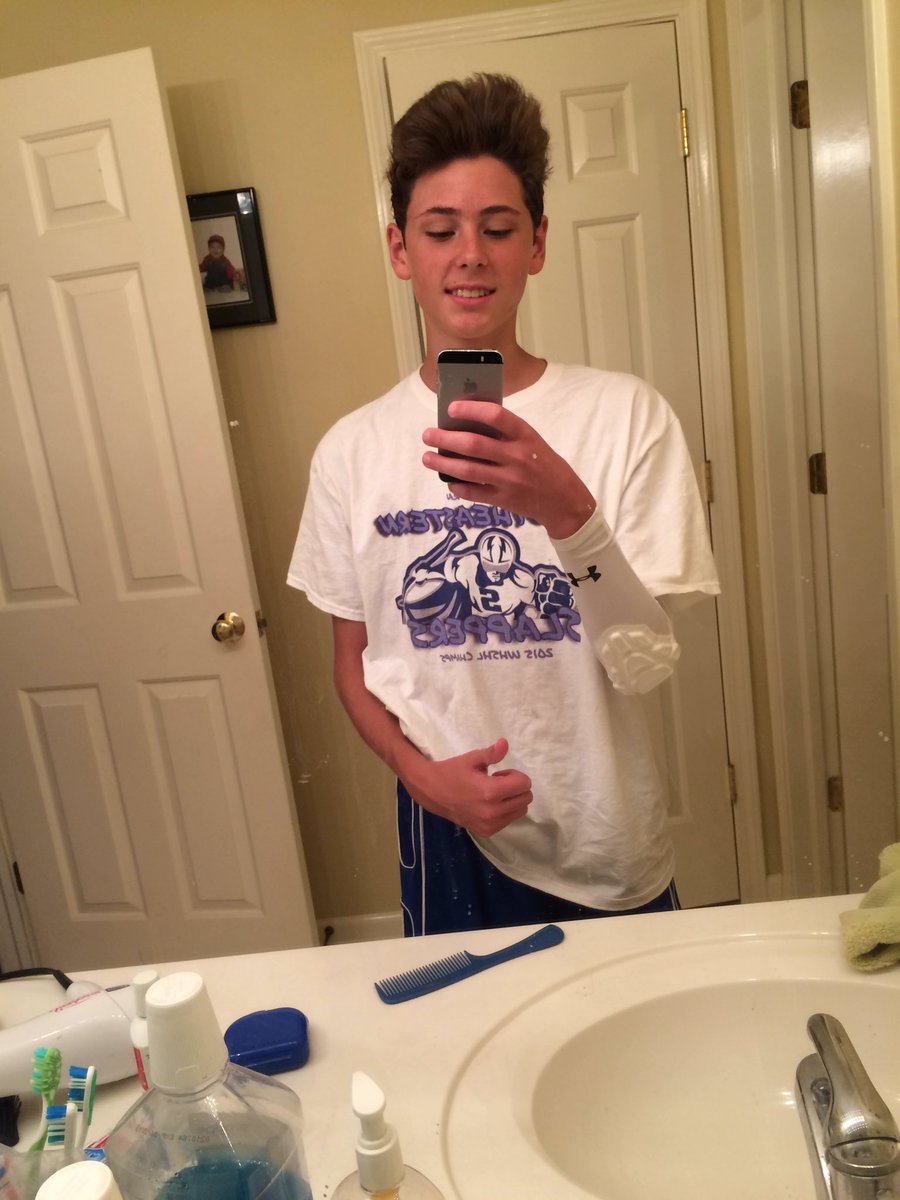 hoosiercommish's tweet photo. @WHSHL_offical opening day 👀 Slappers bout to be 2-0 #slapattack https://t.co/HyAOm1n6f0