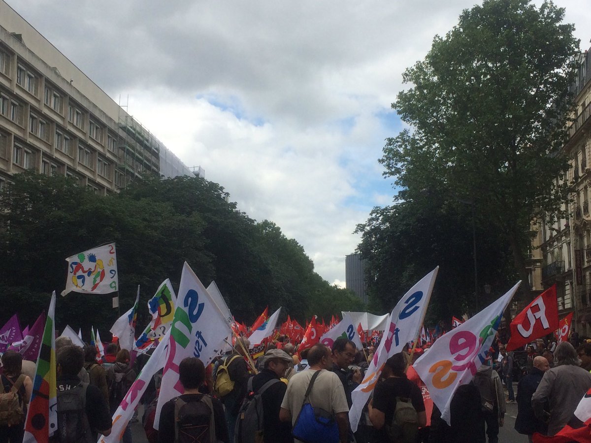 PaulVannierFI's tweet photo. Ça s'appelle le mouvement ouvrier et les organisations syndicales #retrait #manif14juin https://t.co/KTp4YhjdxZ