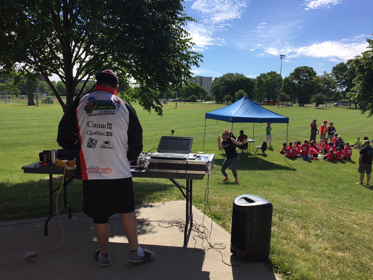 .<a href="/CSViamonde/">CS Viamonde</a> <a href="/esgabrieldumont/">esgabrieldumont</a> ambiance à la fête grâce à l'animation culturelle #footaubout