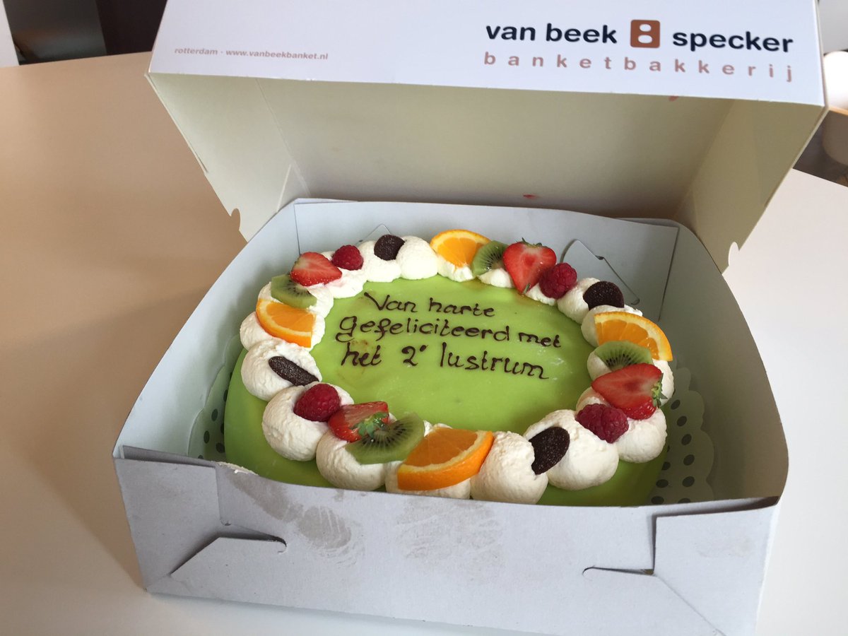 ChartaSoftware's tweet photo. Vandaag is deze mooie taart bezorgd. Afzender onbekend... #Charta10jaar https://t.co/6RdJ142jIJ