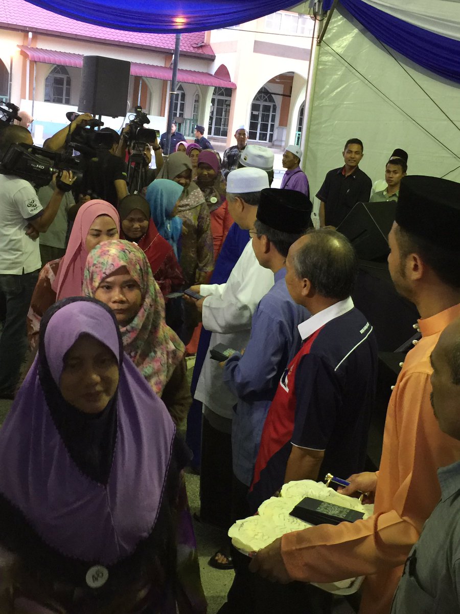 KDNPUTRAJAYA's tweet photo. Majlis Penerapan Nilai-nilai Murni Ramadan Al Mubarak : Majlis Berbuka Puasa dan Solat Maghrib di Masjid Binjai Jaya https://t.co/ZgizPudlEx