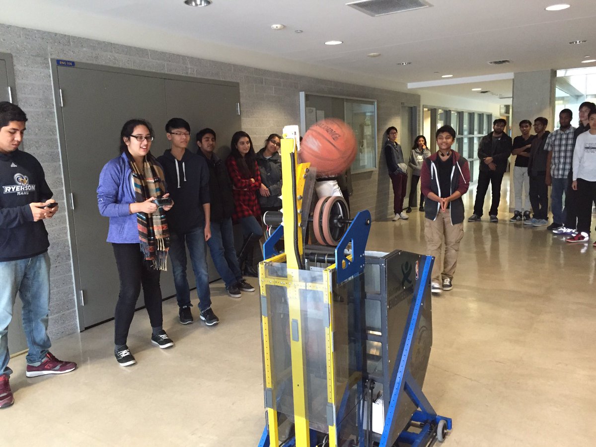 RyersonR3's tweet photo. #WhyILoveTO Because this is where anything is possible! #RamsBot @RyersonU @RU_FEAS @Torontonaut @DP_TechLucas https://t.co/cpYRq1h1fd