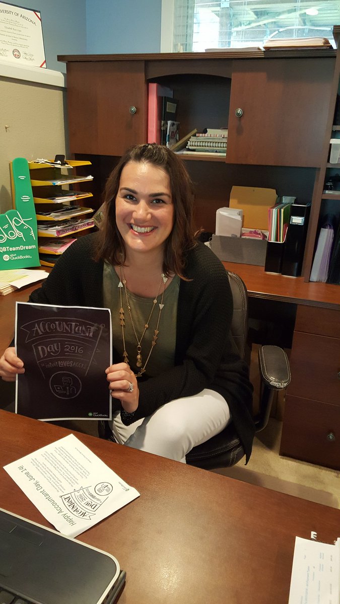 BeanCounterLiz's tweet photo. It's a good day to be a #QBProadvisor! #IntuitLovesAccts https://t.co/F88iW42HeM