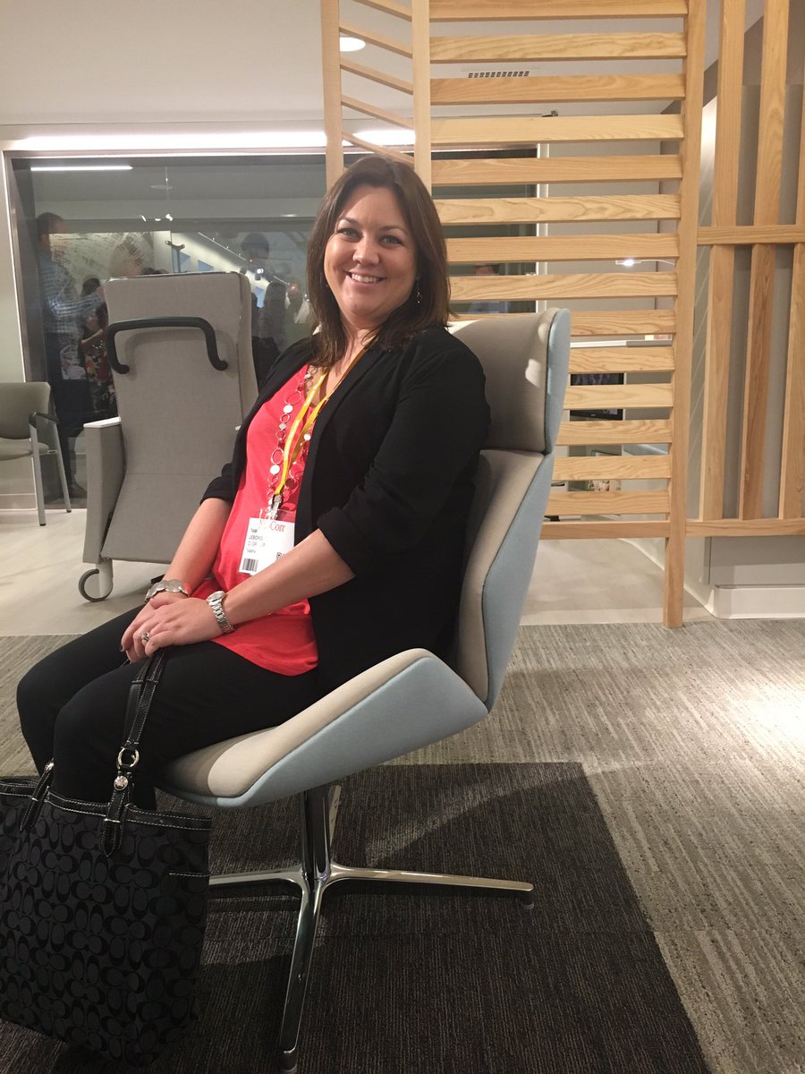 #CITeam experiencing the comfort of the #Skara by #OFSBrands. #OfficeInteriors #NeoCon2016