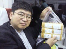 サンドウィッチマンヲタ小島さんの職業は 大手家電メーカー勤務 お笑いナビ