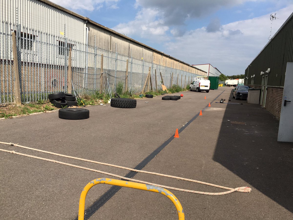 charlottemur's tweet image. Strength &amp;amp; conditioning assault course #gym #doingit with @FitBoss4 @KFDDarlington #DarloBiz