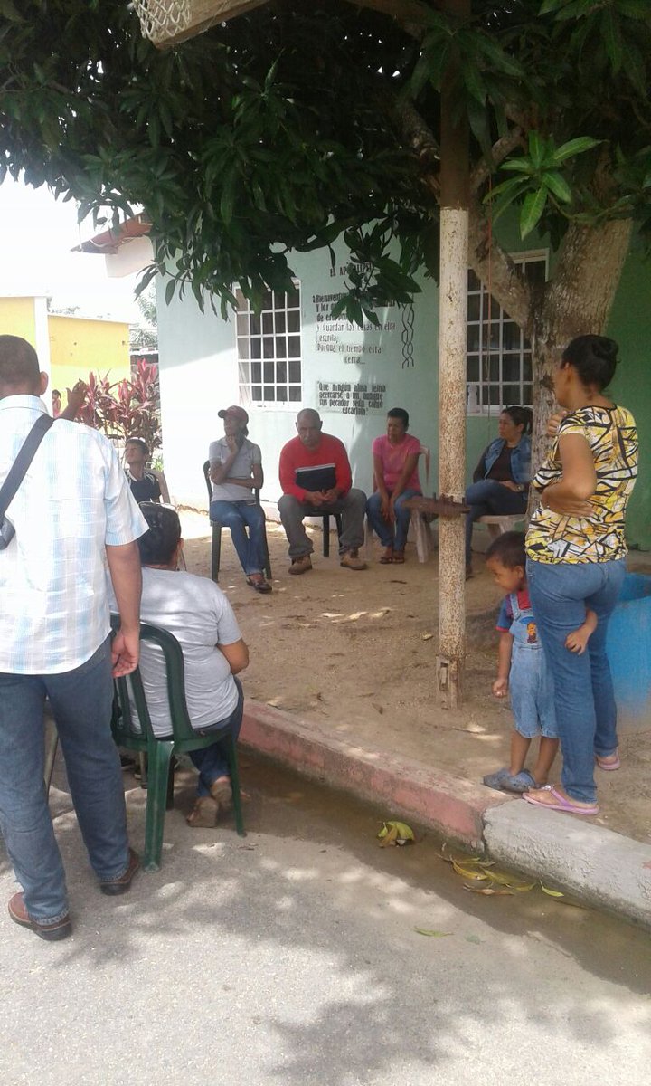 gobmonagasve's tweet photo. Equipo de @servimgob inspeccionó construcción x  @yelitzePSUV_ de 41 viviendas en El Nazareno I #Maturin https://t.co/plvWucVkXp #Monagas