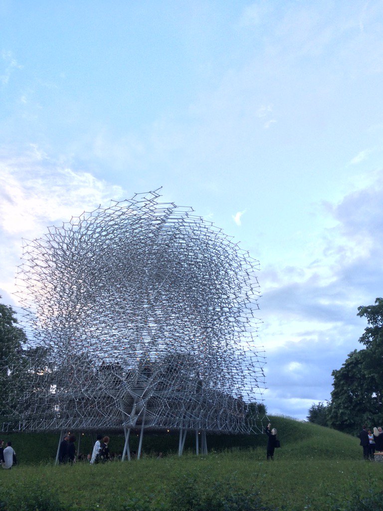 Braund1Mark's tweet photo. #KewHive #kew2016 #amazing!! @WButtress @bdp_com @StageOneLtd @EngineeredLove https://t.co/CkdbZnaMqq