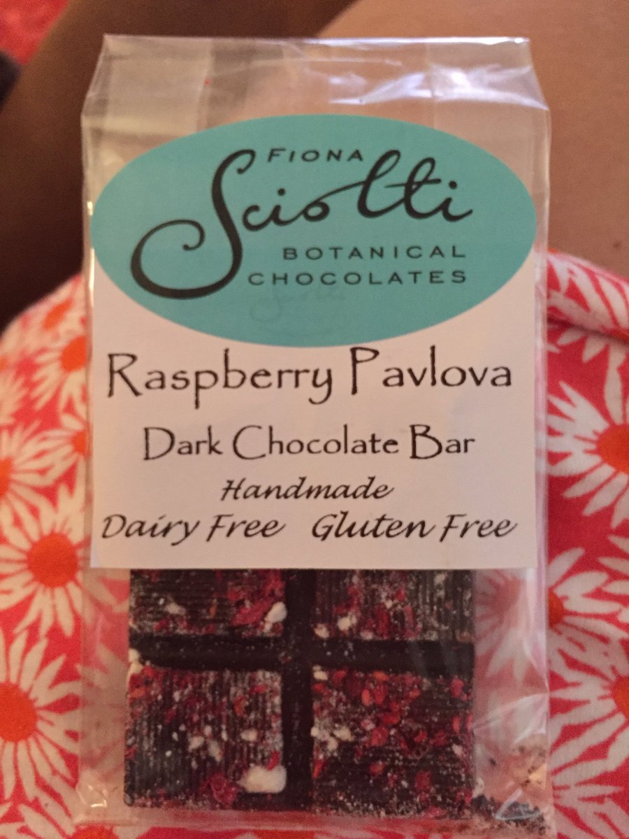 sophz89's tweet photo. After a hard day at work, only one thing that will make me smile! Best Choc ever!! @ScioltiChocs 🍫❤️ https://t.co/dGd8Jy8hIF