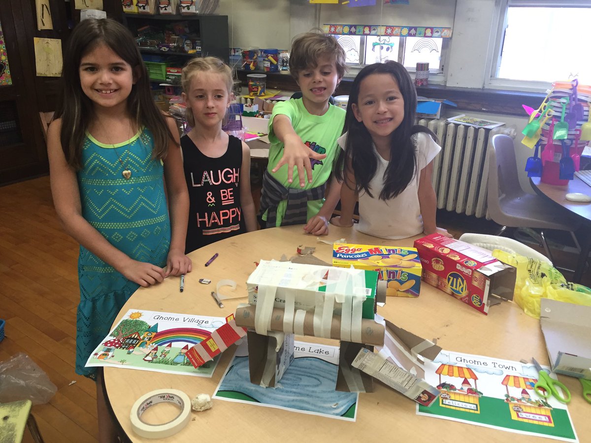 MsKallertEDU's tweet image. My little engineers building bridges! #weeworktogether #weeengineer @WeehawkenTSD @TonyColasurdo