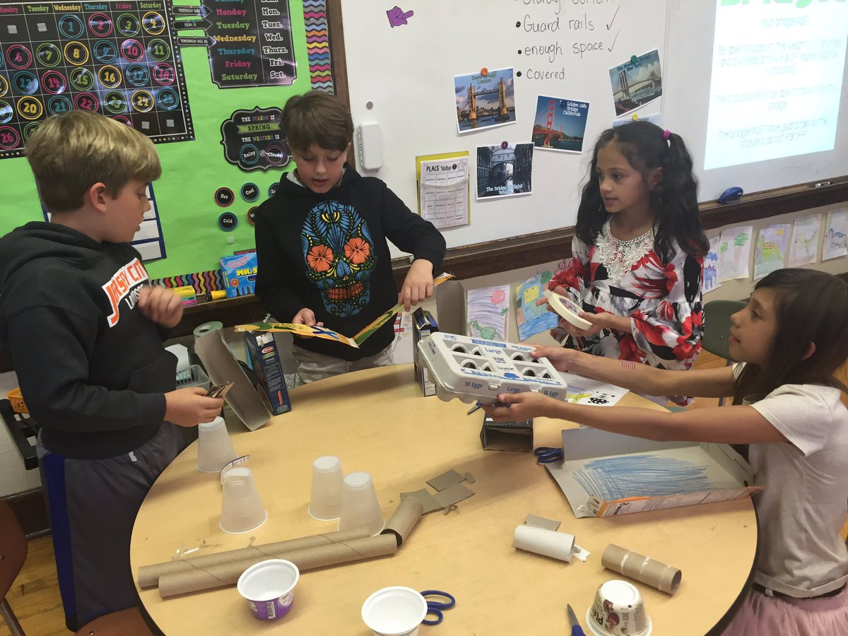 MsKallertEDU's tweet image. My little engineers building bridges! #weeworktogether #weeengineer @WeehawkenTSD @TonyColasurdo