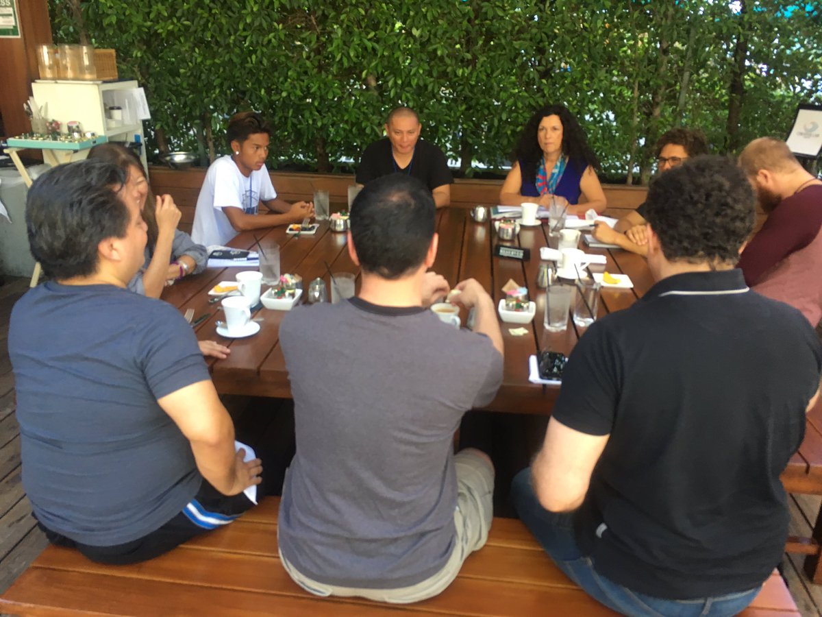 CreativeLabHI's tweet photo. Creative breakfast with @jamesafino, @IyanMBruce &amp; @CreativeLabHI #MobileGamesImmersive participants @ModernHonolulu https://t.co/fsFo0hnGtT