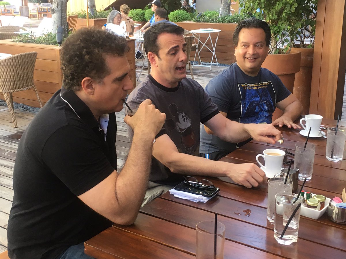 CreativeLabHI's tweet photo. Creative breakfast with @jamesafino, @IyanMBruce &amp; @CreativeLabHI #MobileGamesImmersive participants @ModernHonolulu https://t.co/fsFo0hnGtT
