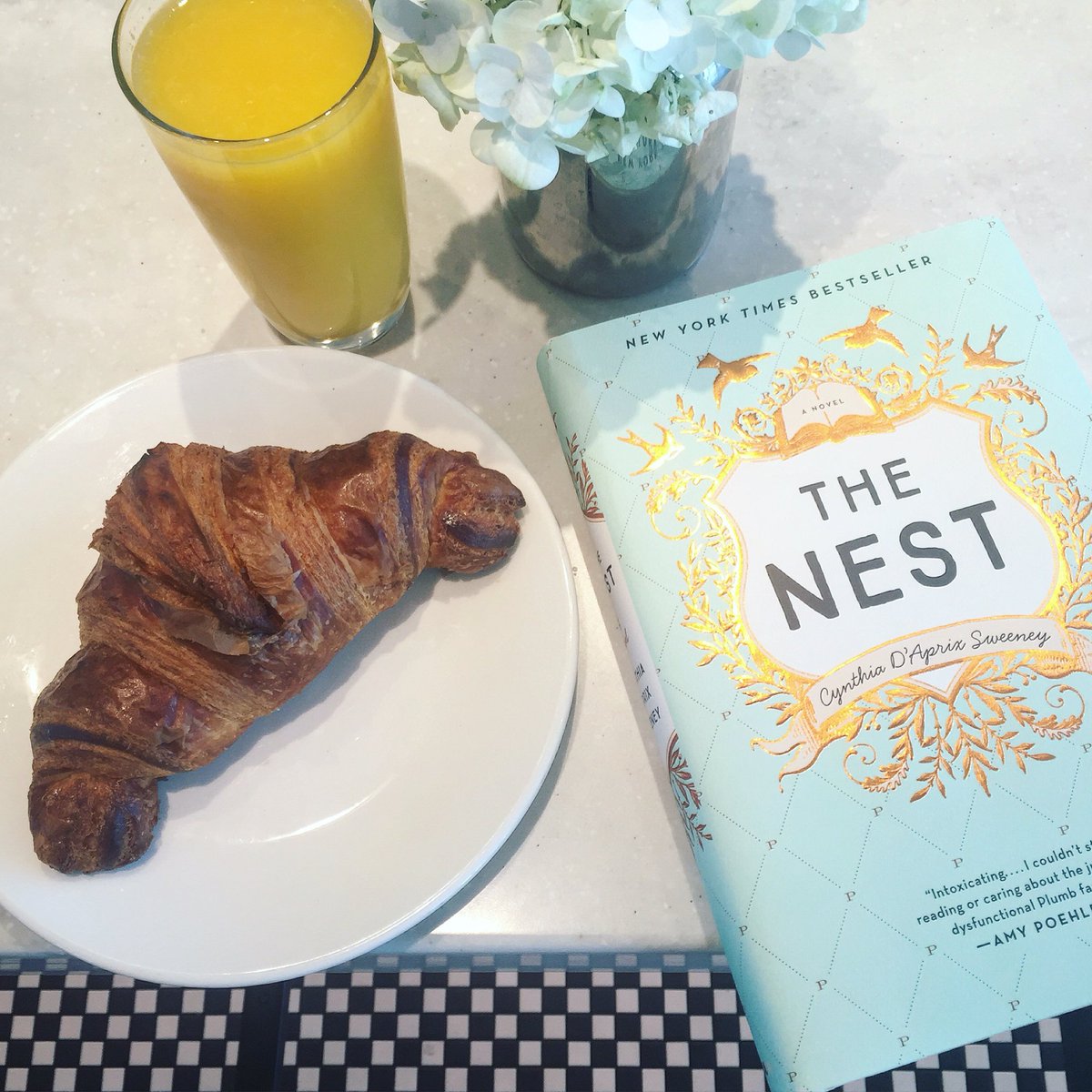 kmmxny's tweet photo. Terminal C breakfast. Already hooked on #ThenNest so hard. https://t.co/CCe6sR7aVB