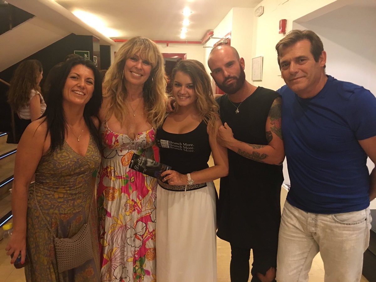 ELIGETE ! Teatro bellas artes , <a href="/MiriamDiazAroca/">Miriam Díaz-Aroca</a> <a href="/FerMorenoR/">Fernando Moreno</a> una vez más .. gracias !